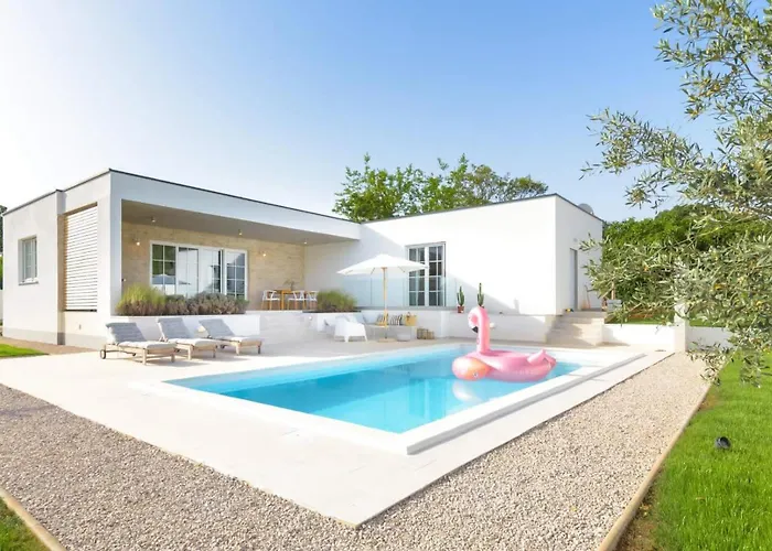 Sunrise Villa *