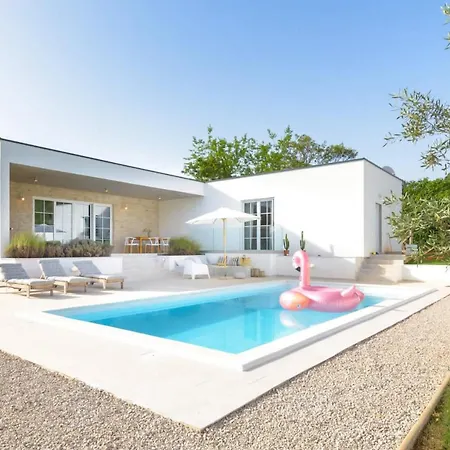 Sunrise Villa *