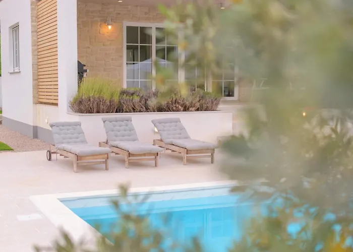 Sunrise Villa *